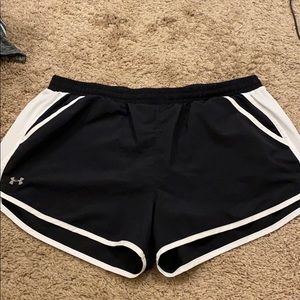 Under Armour Athletic shorts w/ pockets